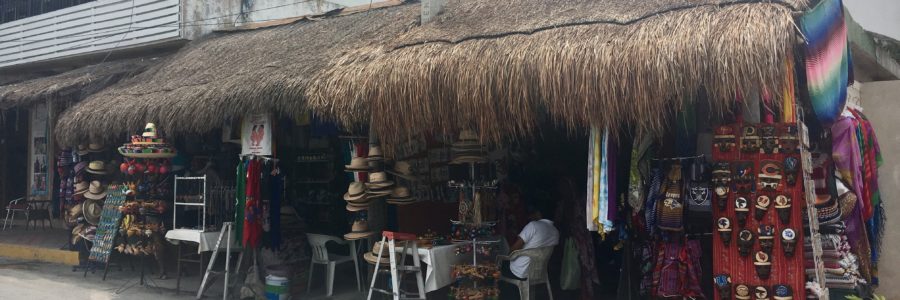 Shopping at the Mercados de Artesanias